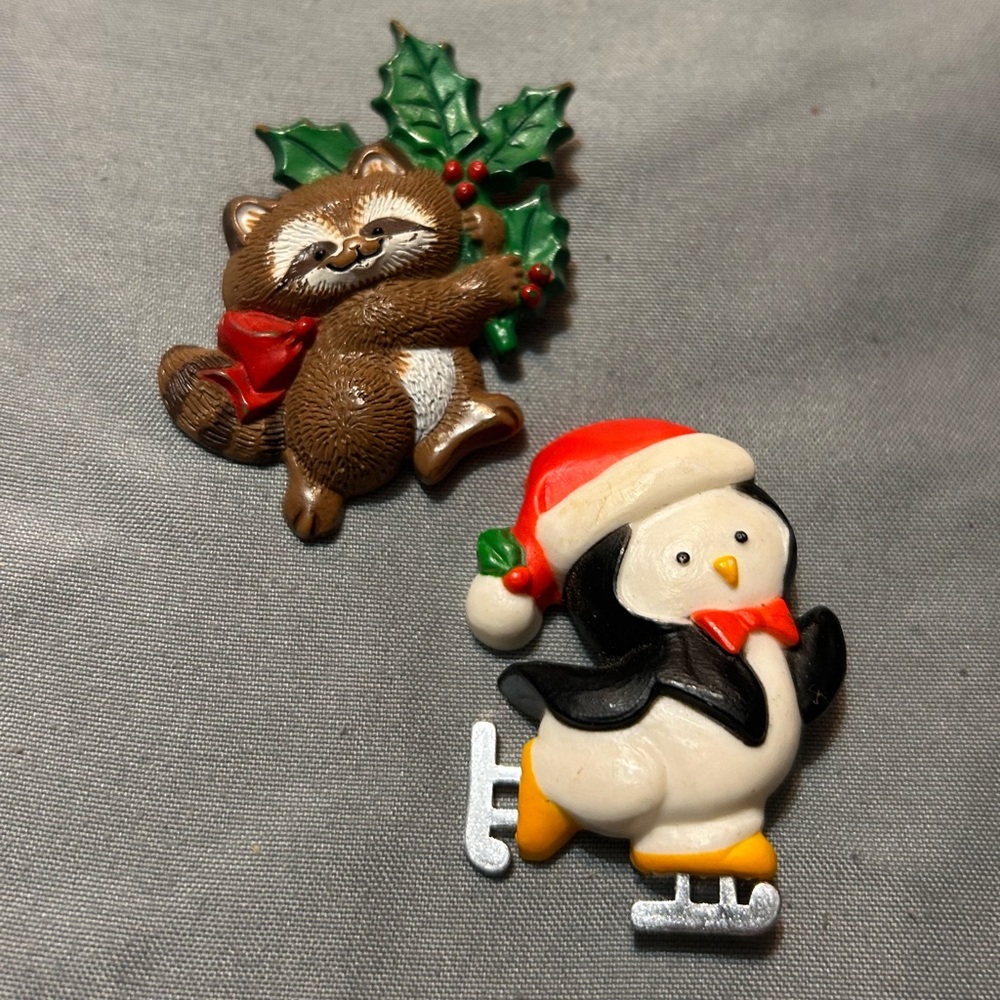 Vintage Hallmark brooches